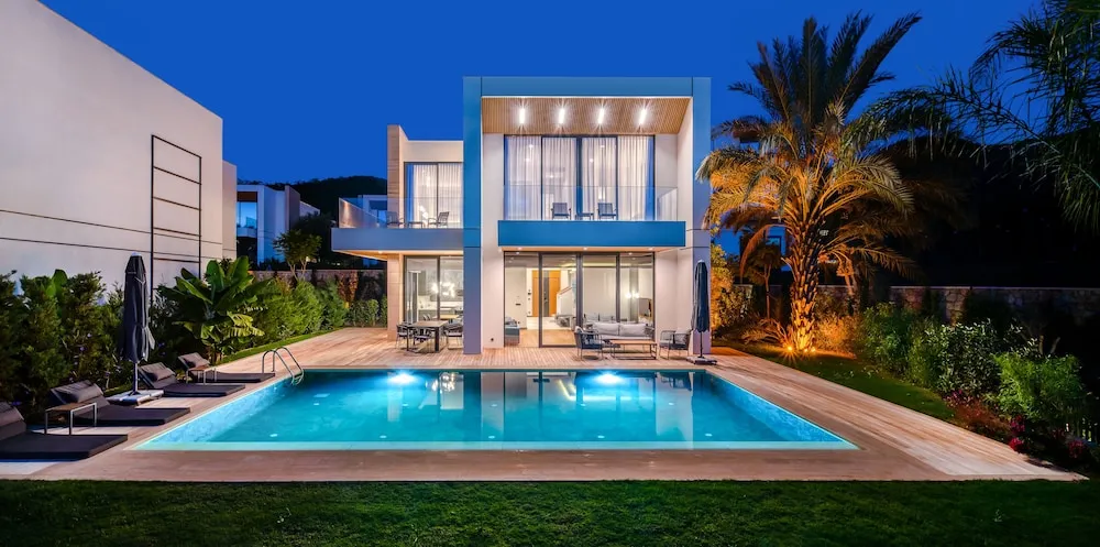 Grand Villa, 4 Yatak Odası, Kişiye Özel Havuzlu