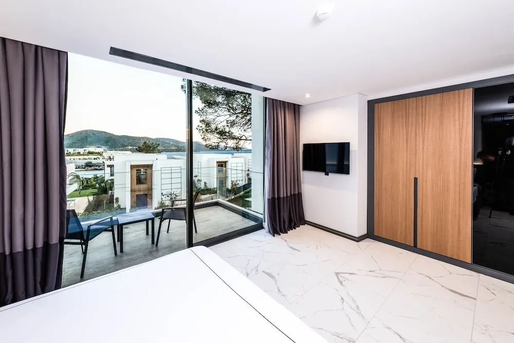 Grand Villa, 4 Yatak Odası, Kişiye Özel Havuzlu