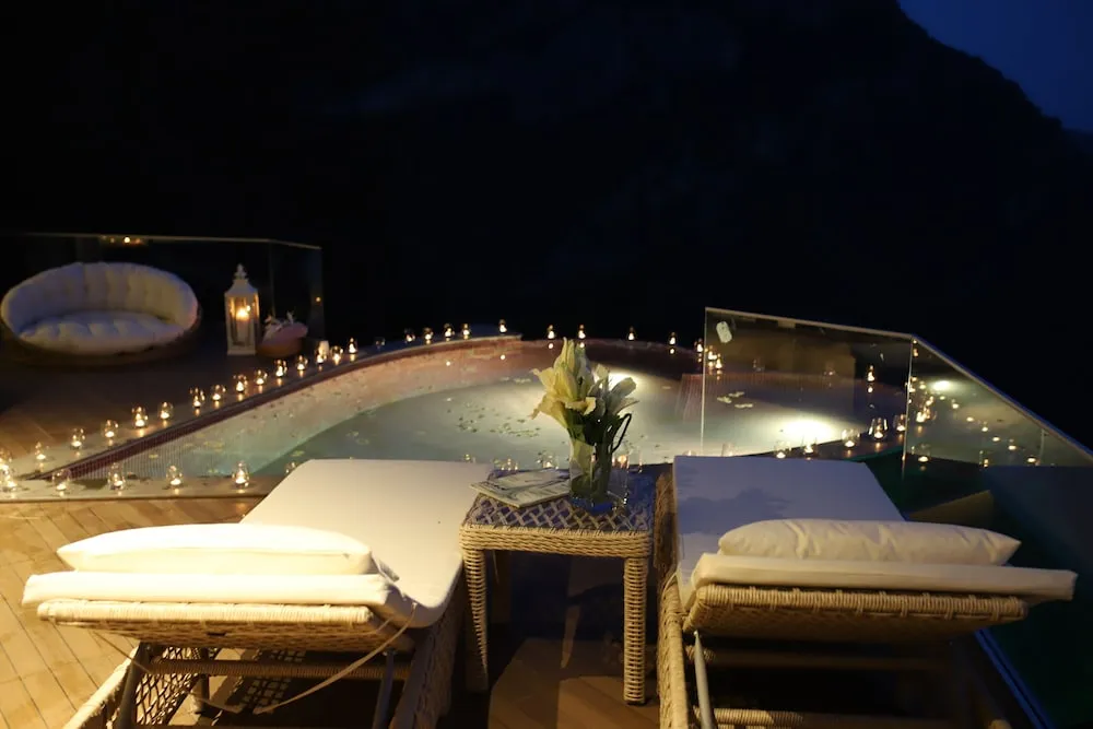 Honeymoon Suite (Sea View)