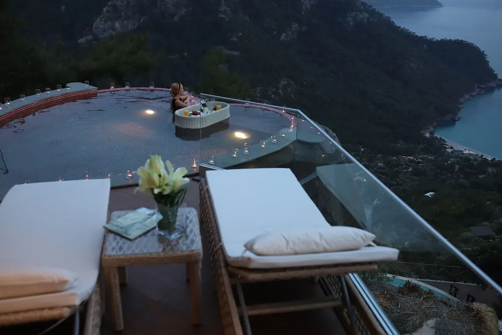Honeymoon Suite (Sea View)