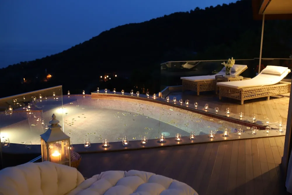 Honeymoon Suite (Sea View)