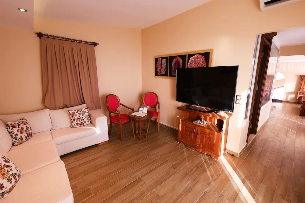 Honeymoon Suite (Sea View)