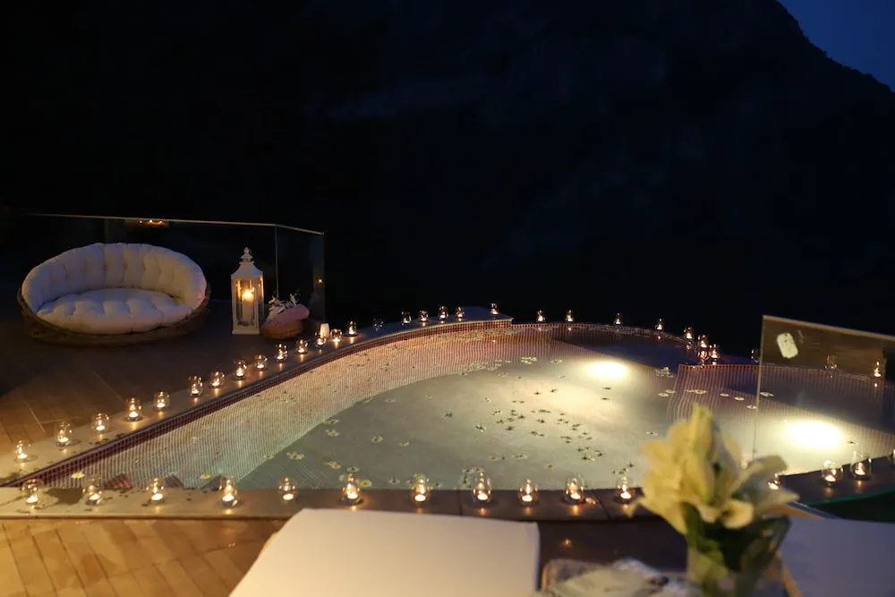 Honeymoon Suite (Sea View)