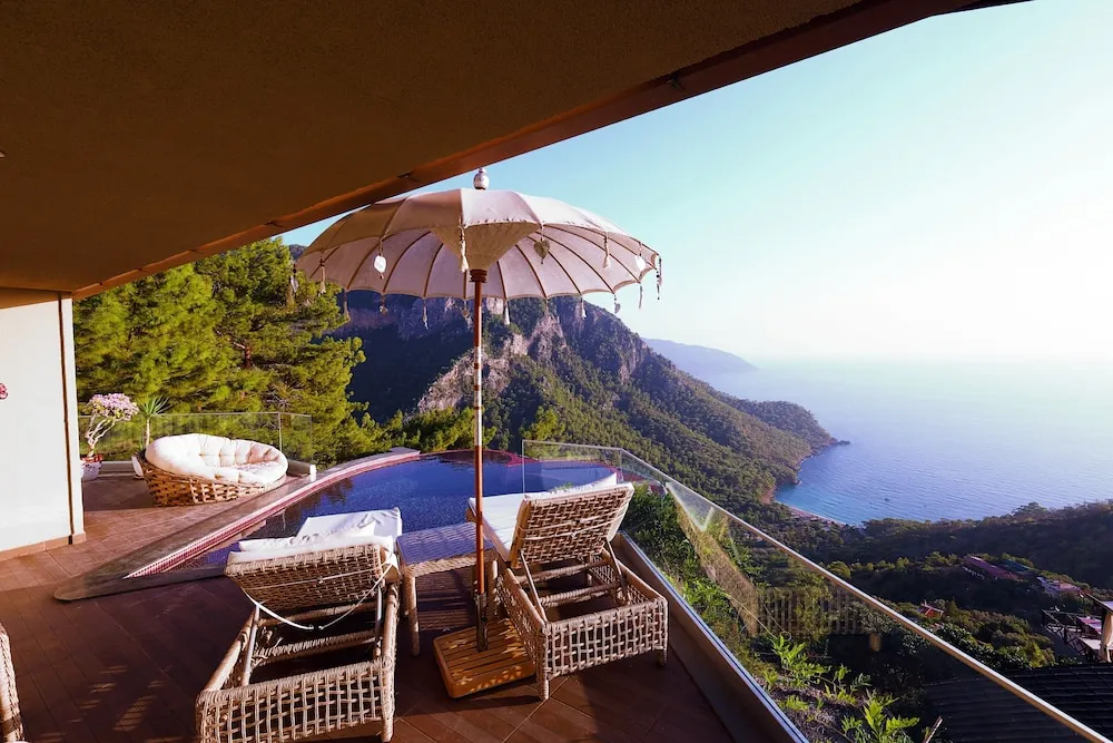 Honeymoon Suite (Sea View)