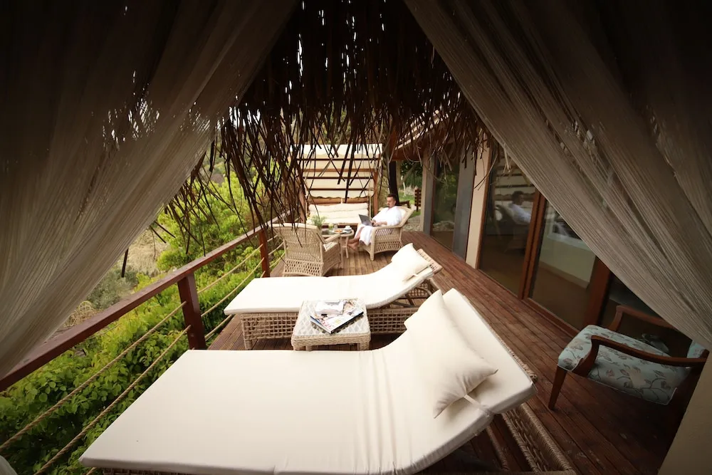 Deluxe Suite (Sea View)