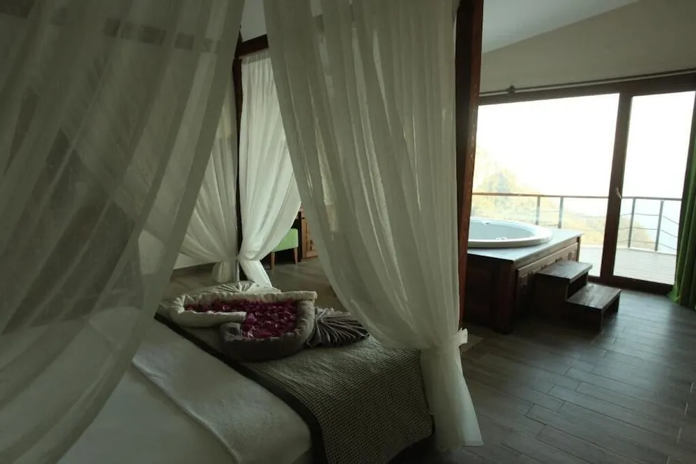 Suite (Sea View)