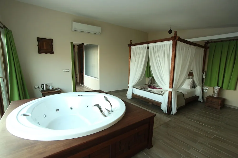 Suite (Sea View)