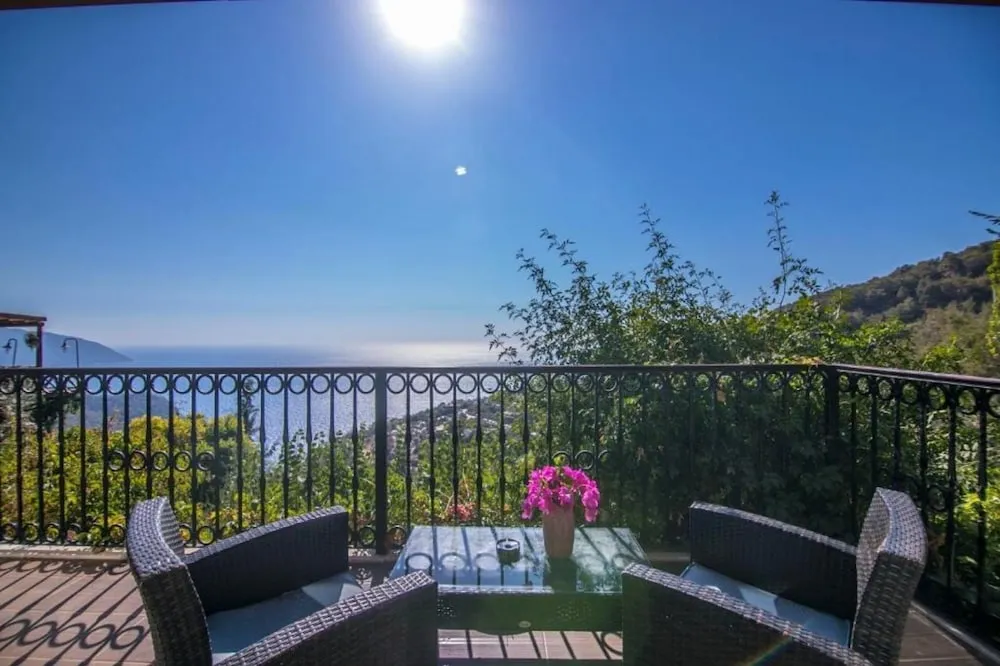 Suite (Sea View)