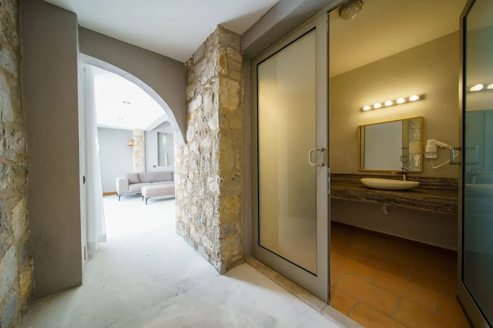 One Bedroom Suite
