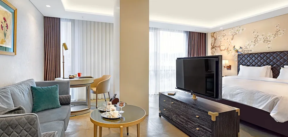 Deluxe Suite