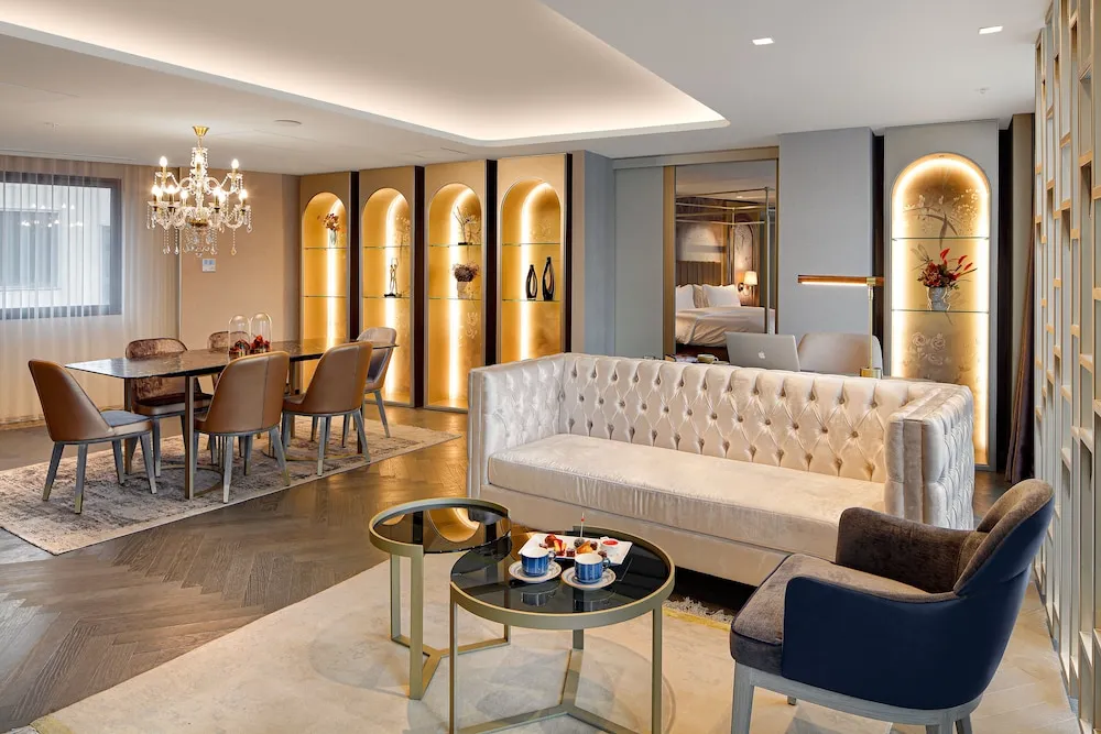 Presidential Suite