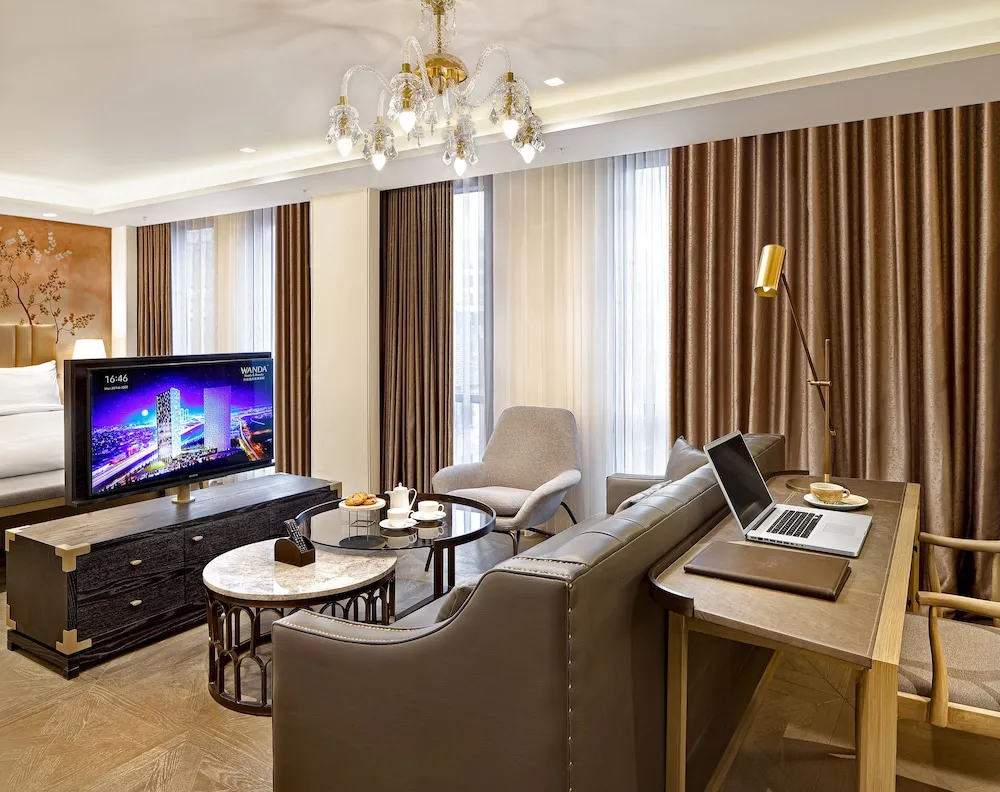 Chairman Suite