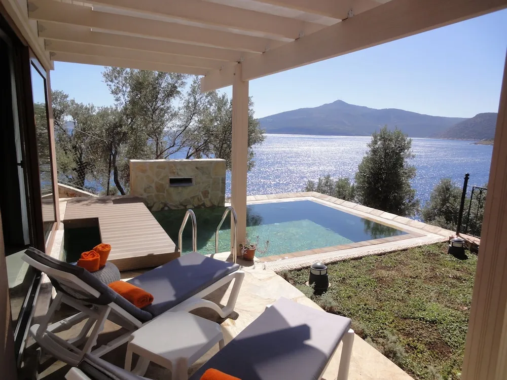 Sea View 3 Bedroom Villa with Private Garden & Pool