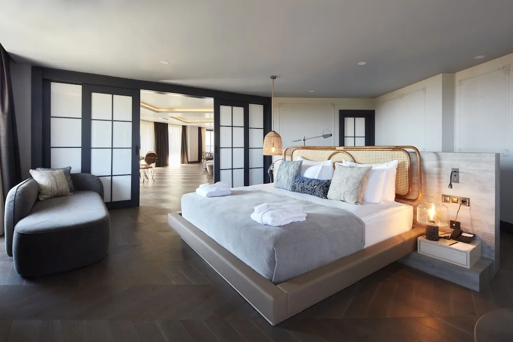Unique Suite