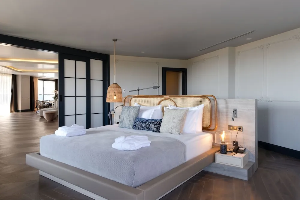 Unique Suite