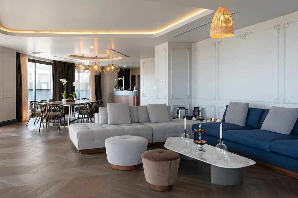Unique Suite