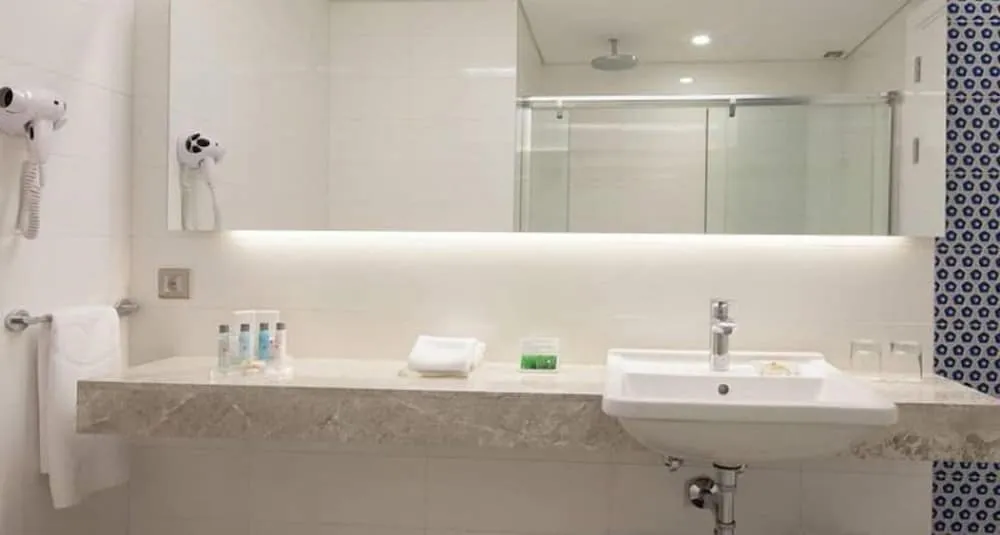 Deluxe Room 1 King Size Bed Smoking