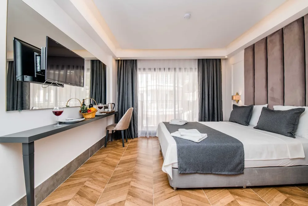 Deluxe Üç Kişilik Oda