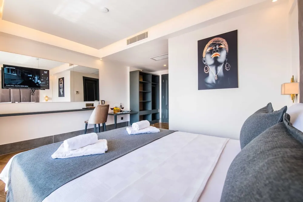 Deluxe Tek Büyük Yataklı Oda, Deniz Manzaralı