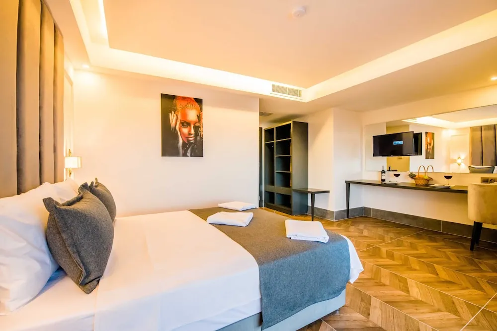 Deluxe Tek Büyük Yataklı Oda, Deniz Manzaralı