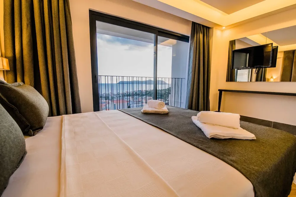 Deluxe Tek Büyük Yataklı Oda, Deniz Manzaralı