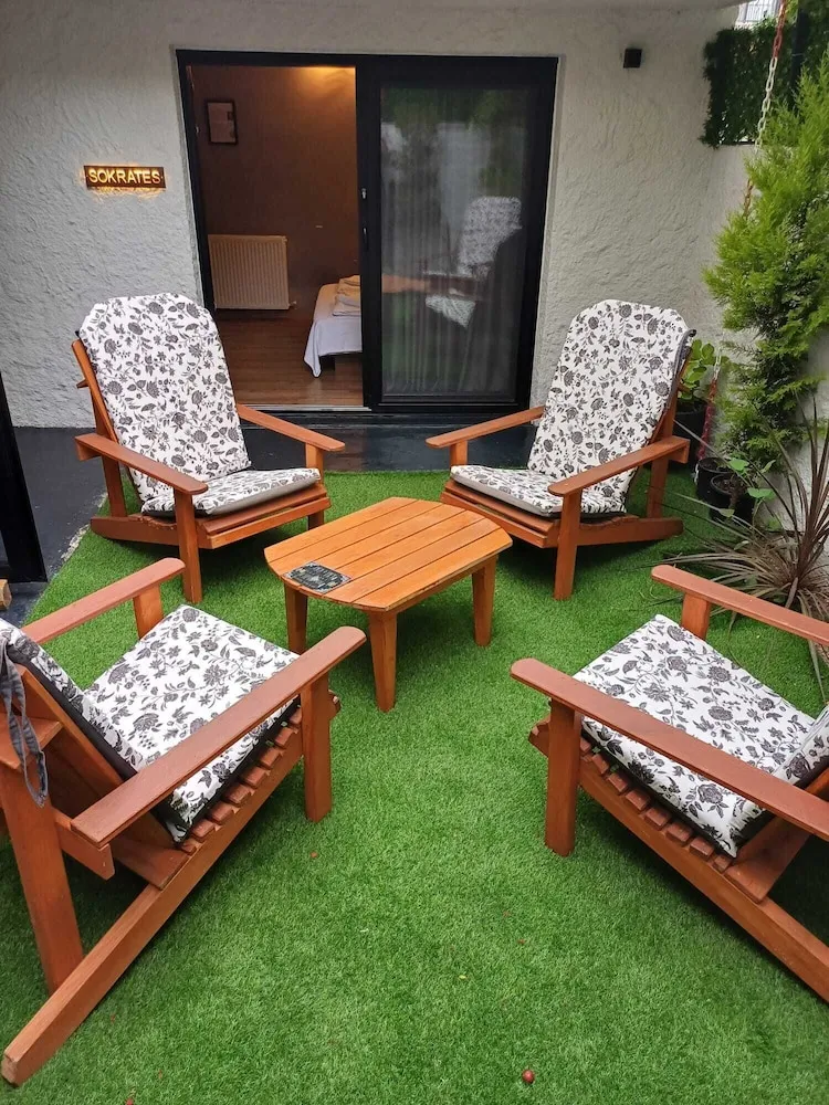 Standard Tek Büyük Yataklı Oda, Avlu Manzaralı, Avlu