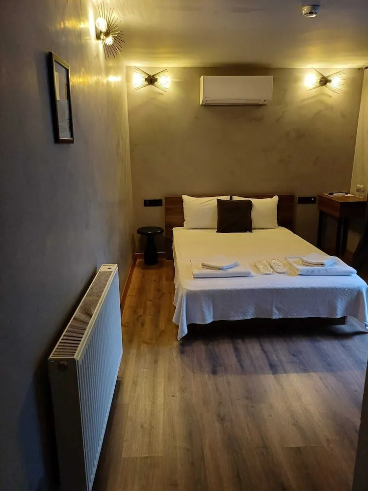 Standard Tek Büyük Yataklı Oda, Avlu Manzaralı, Avlu