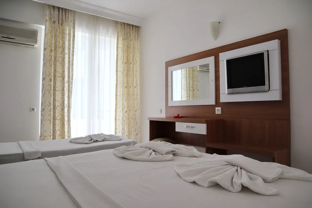 Standard Oda, 1 Yatak Odası, Havuz Manzaralı