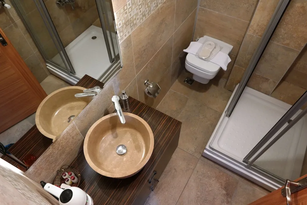 Deluxe Üç Kişilik Oda