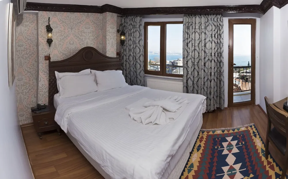 Deluxe Tek Büyük Yataklı Oda, Deniz Manzaralı