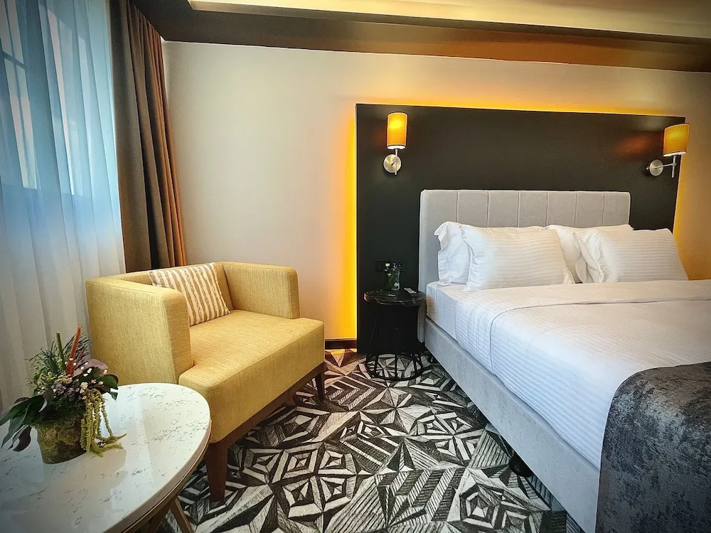 Superior Tek Büyük veya İki Ayrı Yataklı Oda