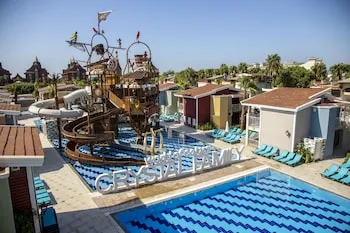 Crystal Club World of Colours - Her Şey Dâhil