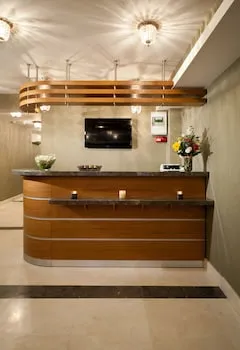 Gravis Suites