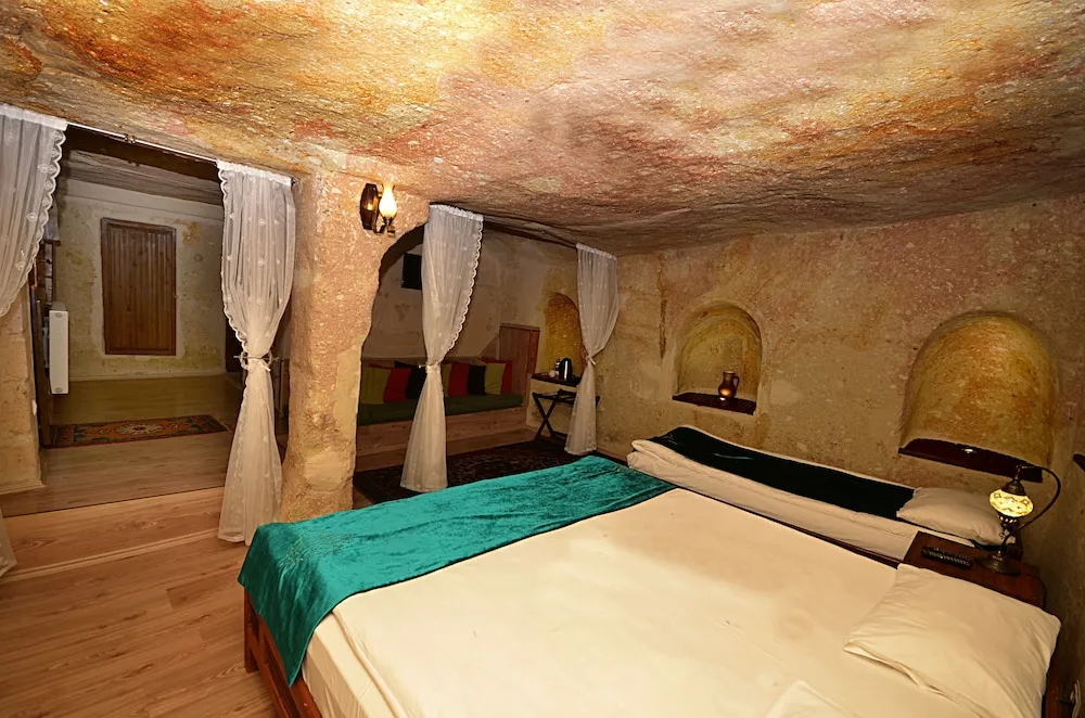 Deluxe Cave Comfort-101
