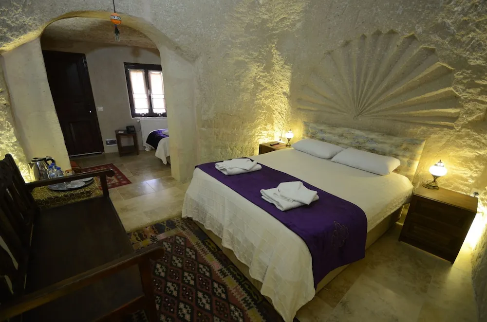 Deluxe Cave Comfort-101