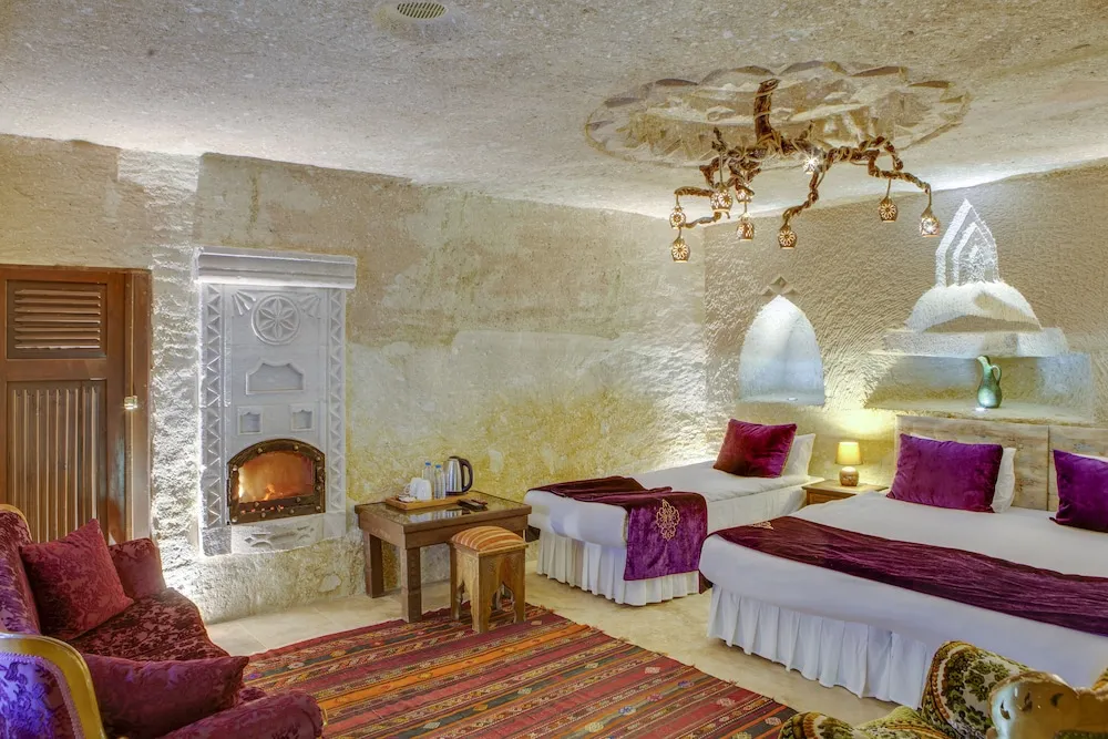 Deluxe Cave Comfort-101