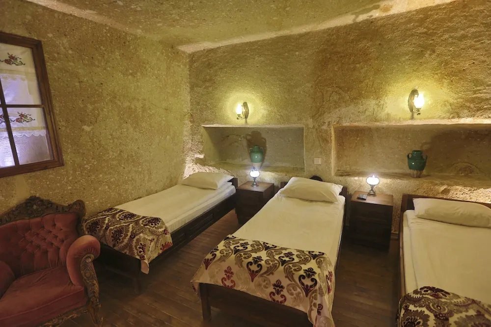 Deluxe Cave Comfort-103
