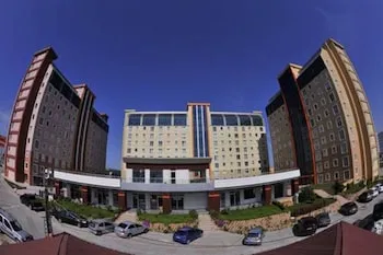Hera Club Residence