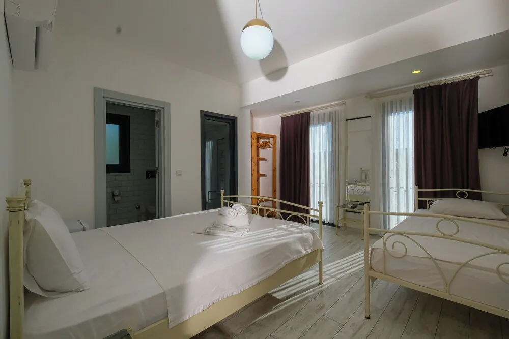 Family Üç Kişilik Oda, Sigara İçilmez, Havuz Manzaralı