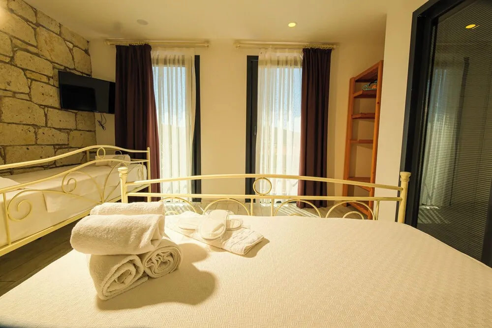 Family Üç Kişilik Oda, Sigara İçilmez, Havuz Manzaralı