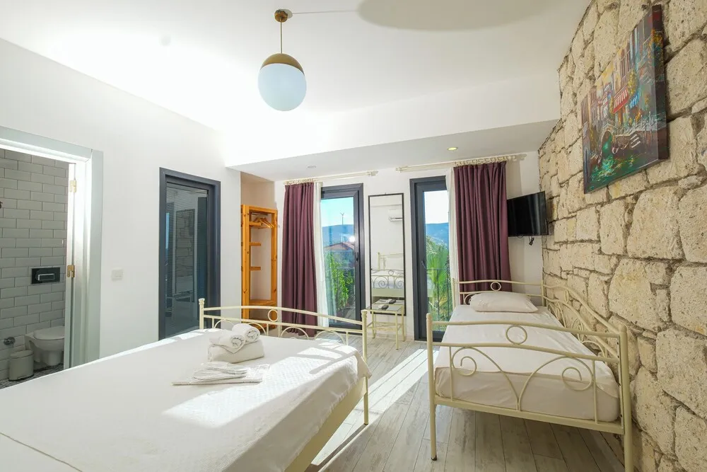 Family Üç Kişilik Oda, Sigara İçilmez, Havuz Manzaralı