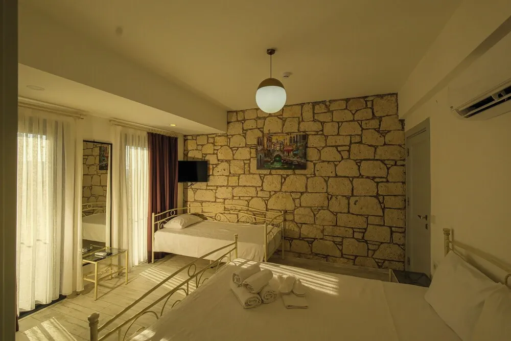 Family Üç Kişilik Oda, Sigara İçilmez, Havuz Manzaralı