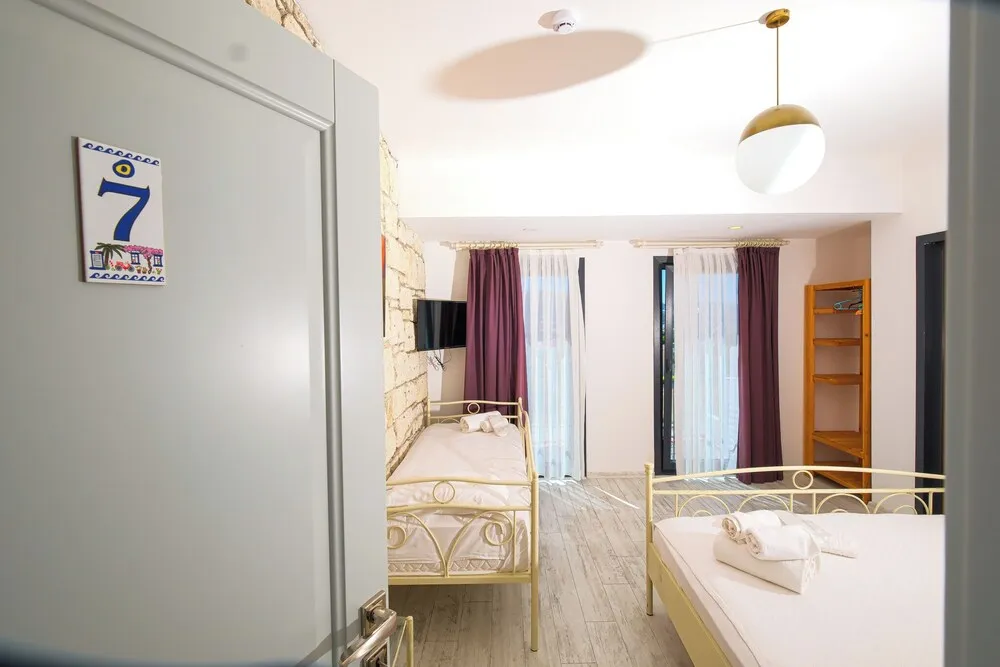 Family Üç Kişilik Oda (1)