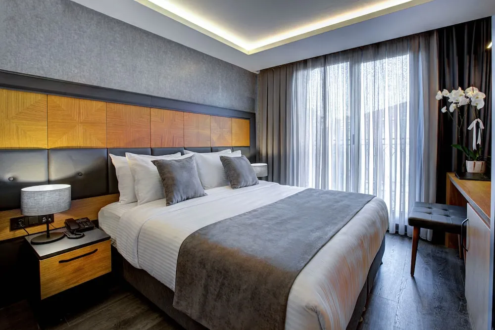 Standard Tek Büyük Yataklı Oda