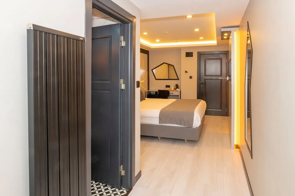 Deluxe Tek Büyük Yataklı Oda