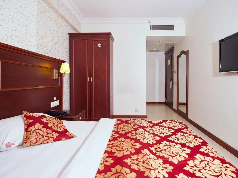 Basic Tek Büyük Yataklı Oda