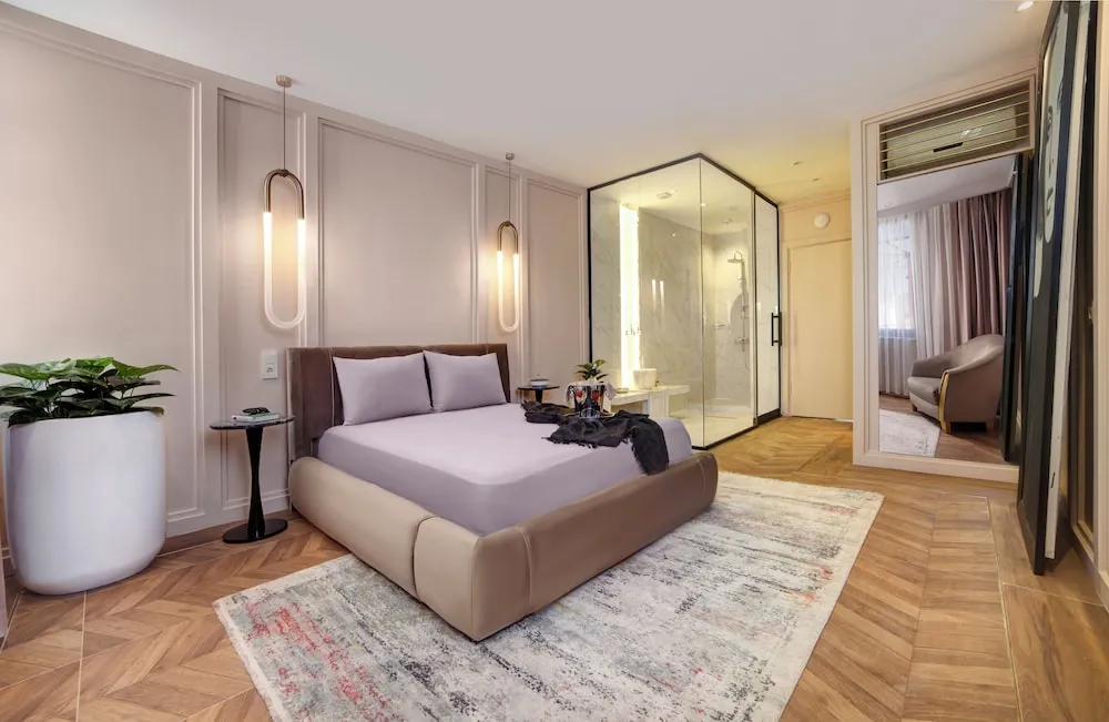 Queen Suite with Turkish Hammam