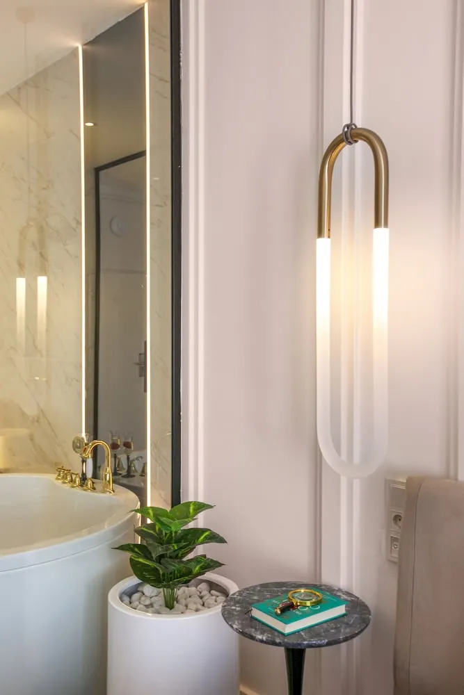 King Suite with Spa Bath