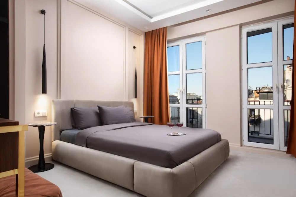 One Bedroom Apartment's