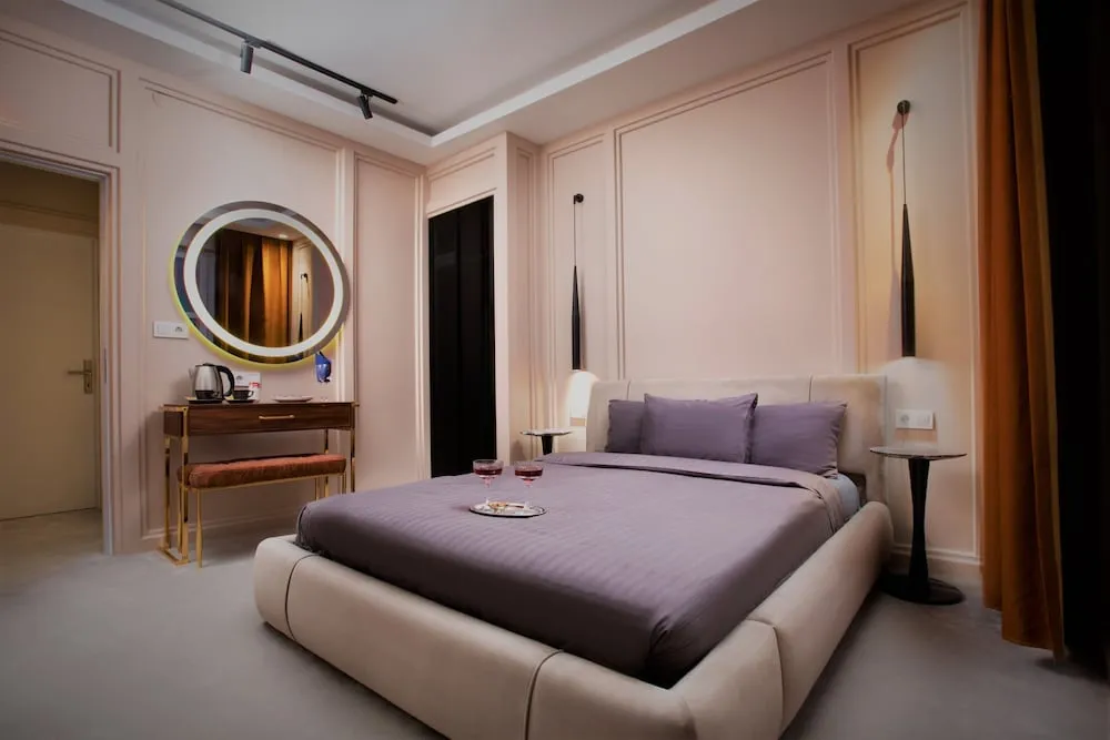 One Bedroom Apartment's